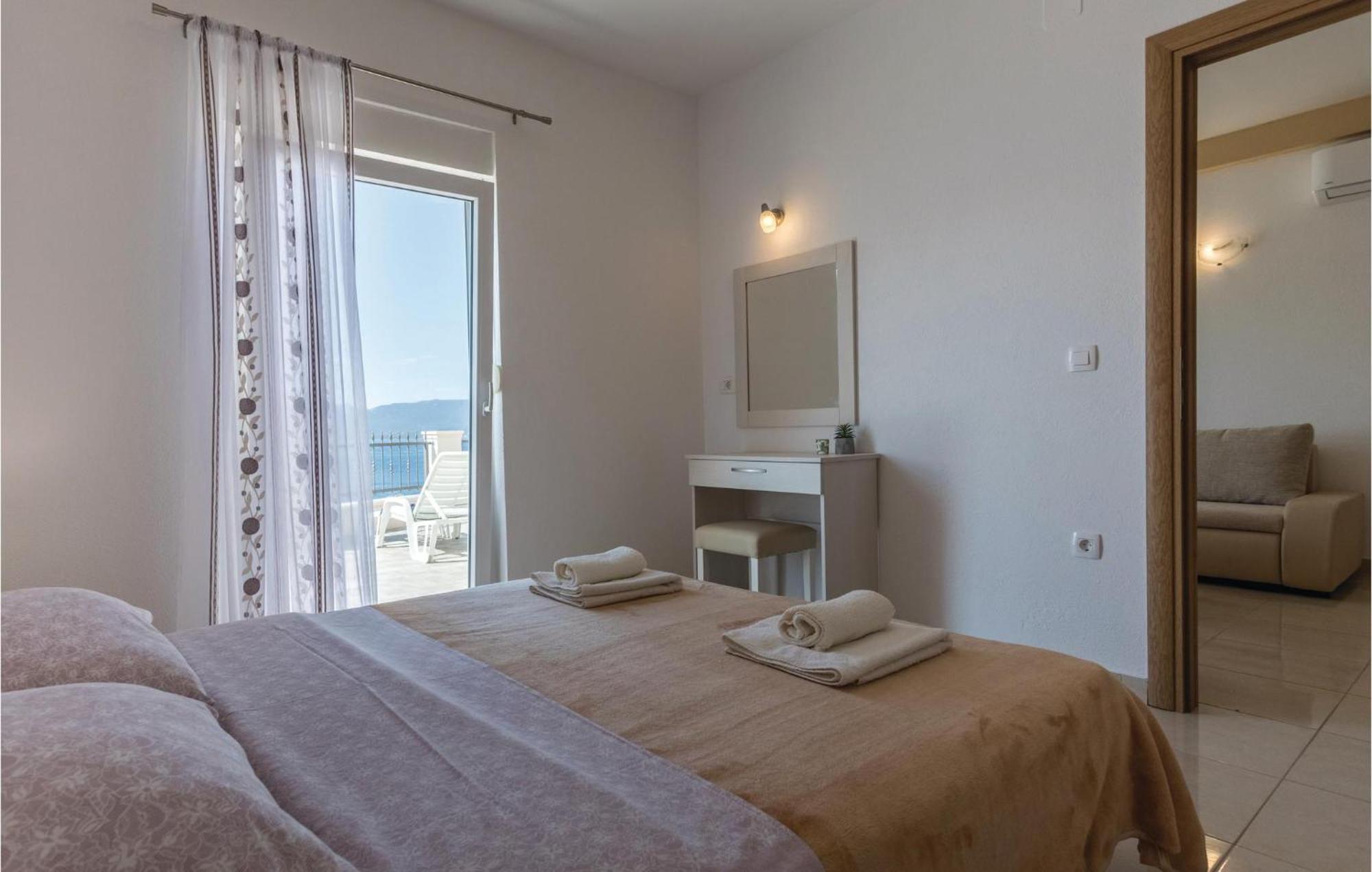 1 Bedroom Amazing Apartment In Komarna Klek Exterior photo
