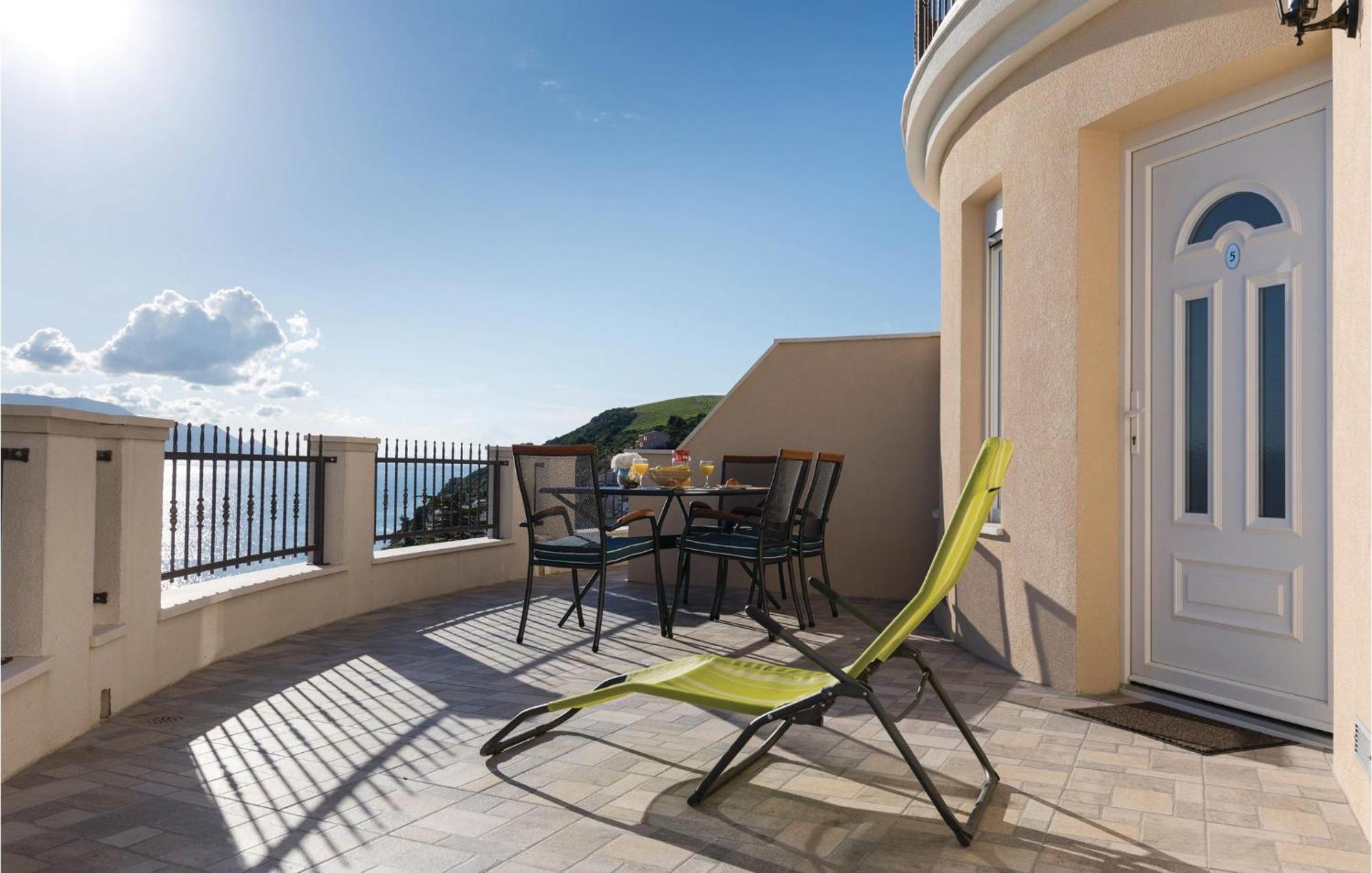 1 Bedroom Amazing Apartment In Komarna Klek Exterior photo
