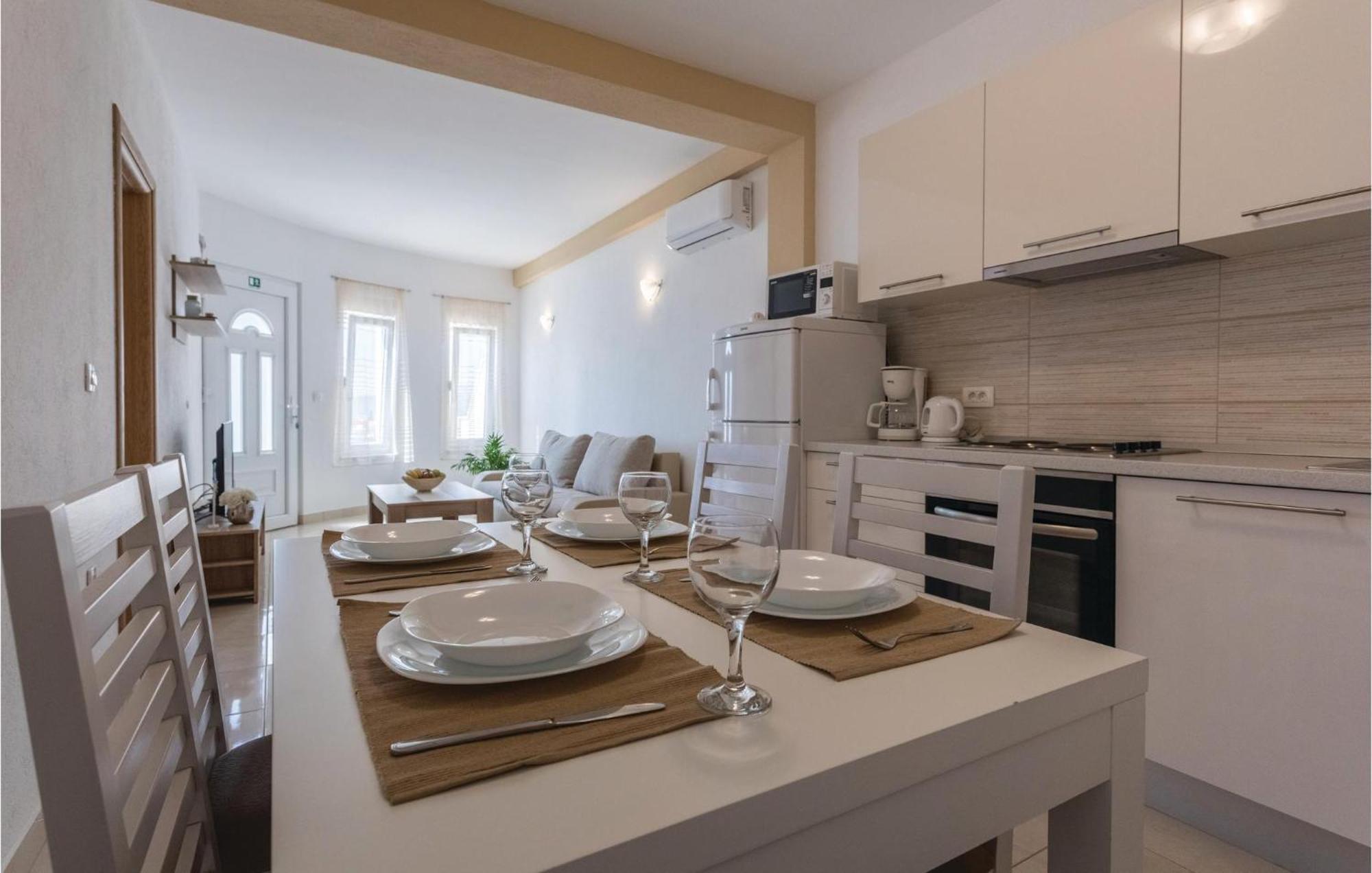 1 Bedroom Amazing Apartment In Komarna Klek Exterior photo