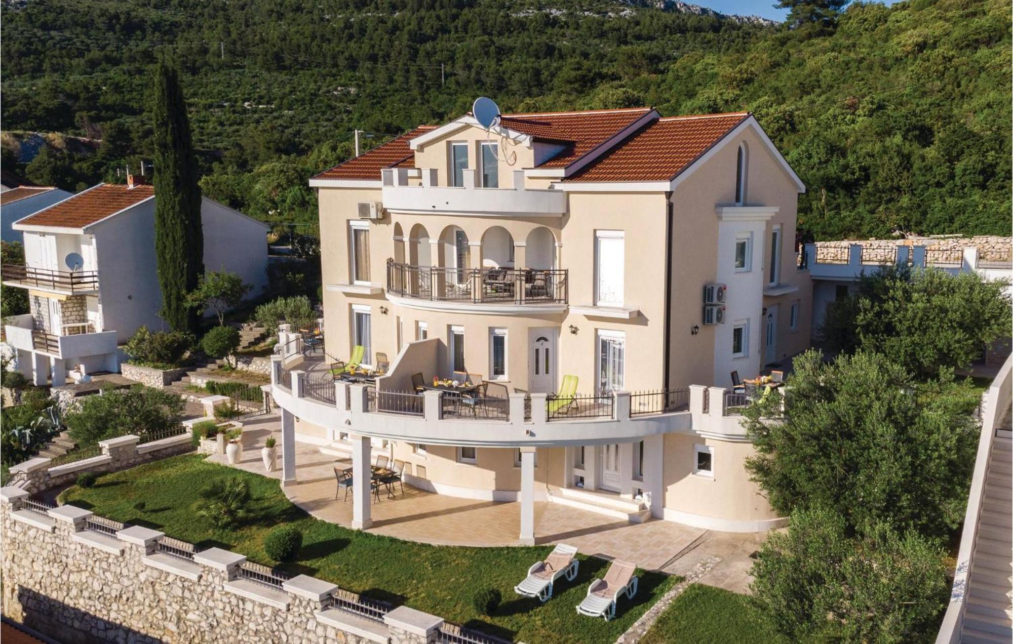 1 Bedroom Amazing Apartment In Komarna Klek Exterior photo