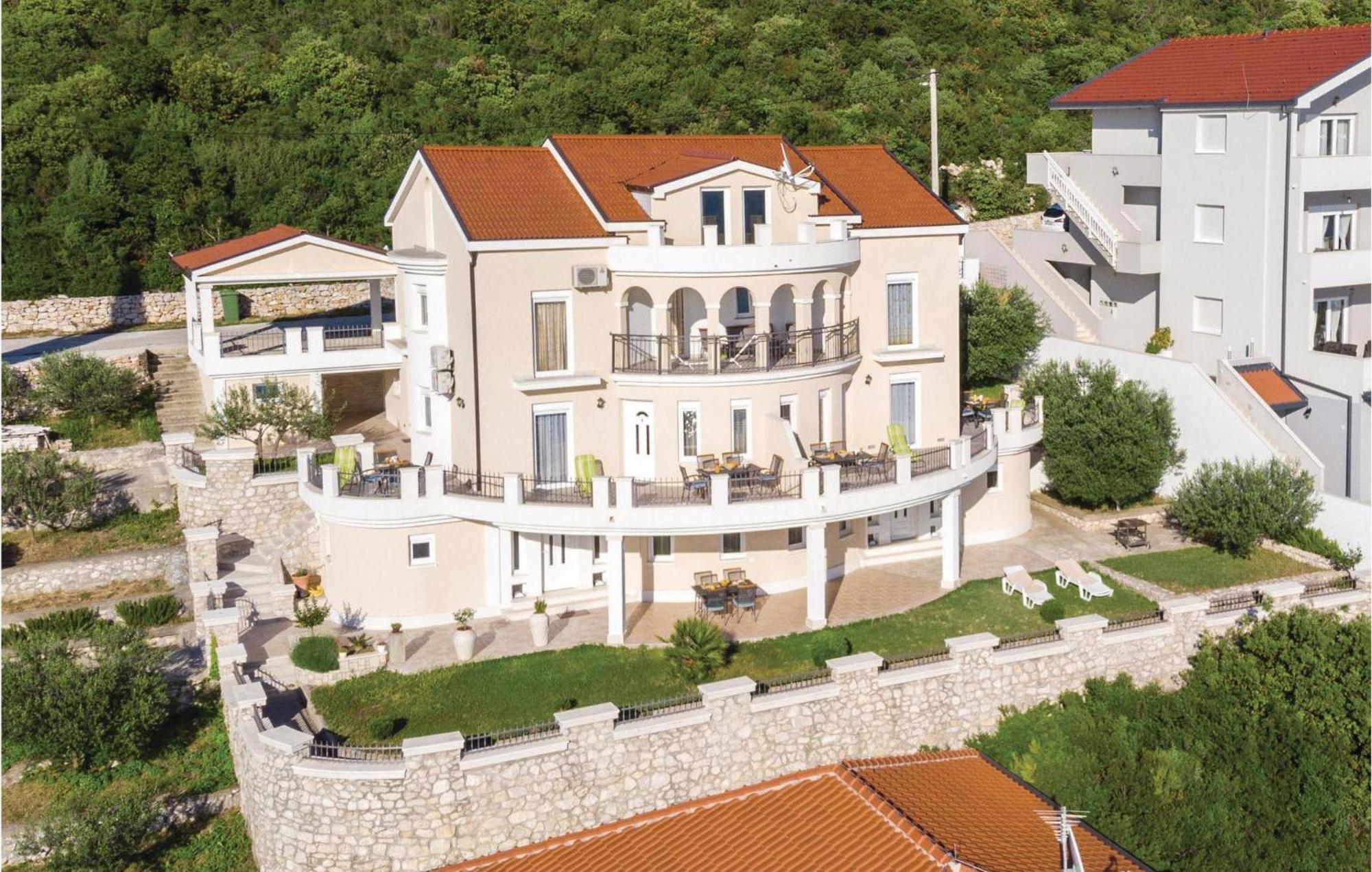 1 Bedroom Amazing Apartment In Komarna Klek Exterior photo